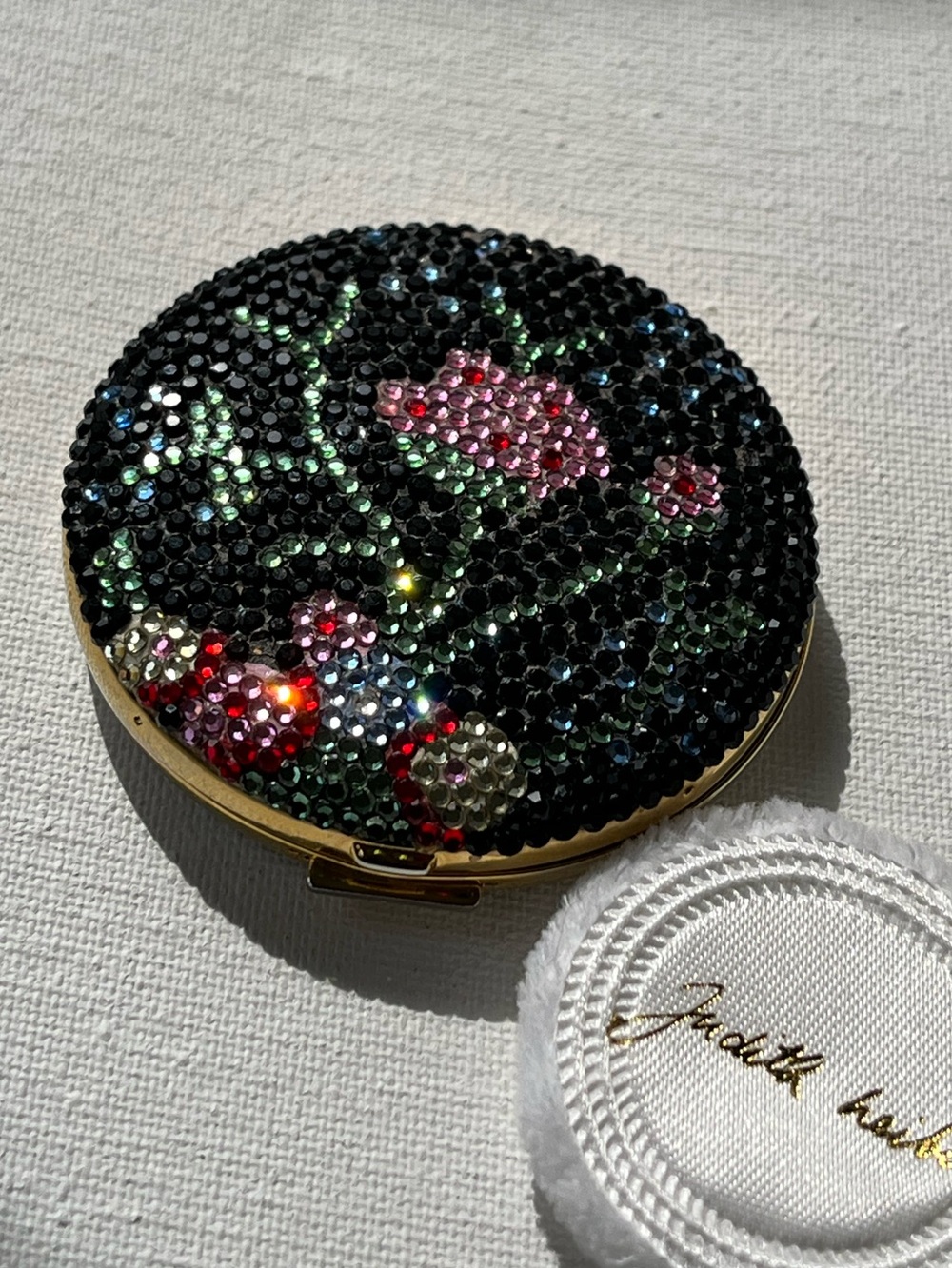 Judith Leiber ✨⭐️💐Vintage Floral Crystal ✨ Compact, EUC - Picture 3 of 16